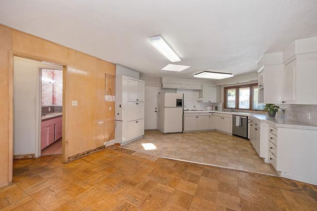 2800 Ashbourne Dr, Sacramento, CA 95821