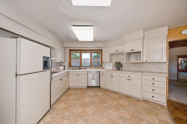 2800 Ashbourne Dr, Sacramento, CA 95821