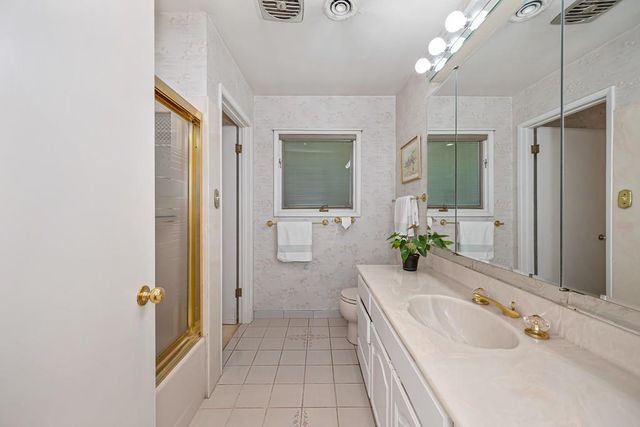 2800 Ashbourne Dr, Sacramento, CA 95821