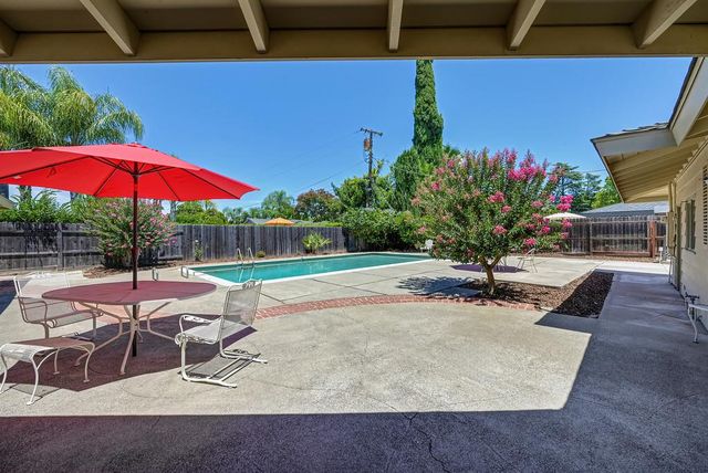2800 Ashbourne Dr, Sacramento, CA 95821