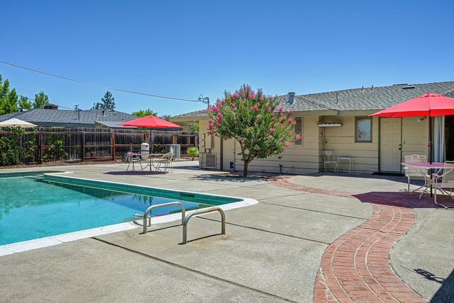 2800 Ashbourne Dr, Sacramento, CA 95821