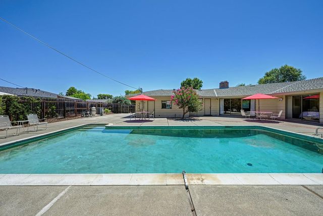 2800 Ashbourne Dr, Sacramento, CA 95821