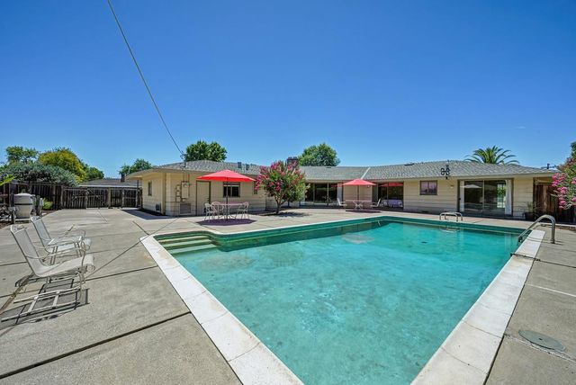 2800 Ashbourne Dr, Sacramento, CA 95821