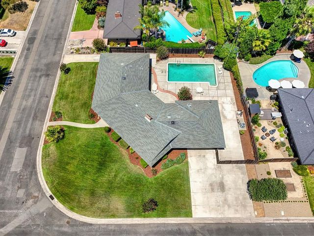 2800 Ashbourne Dr, Sacramento, CA 95821