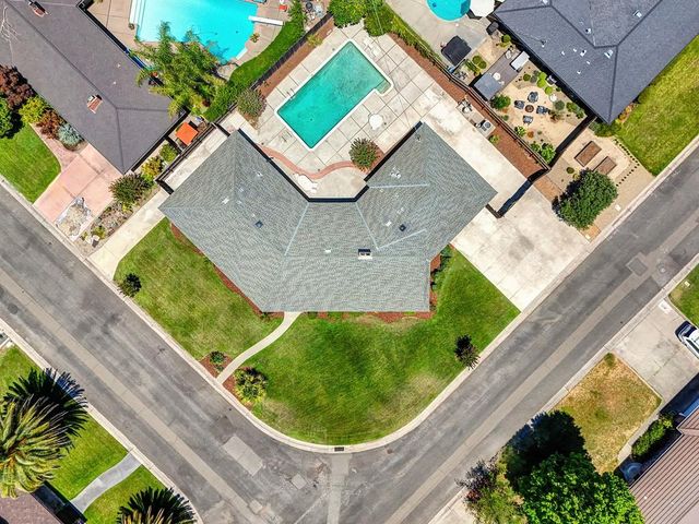 2800 Ashbourne Dr, Sacramento, CA 95821