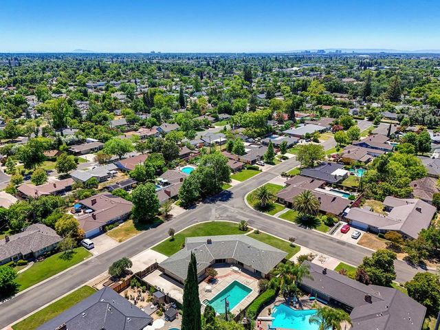 2800 Ashbourne Dr, Sacramento, CA 95821