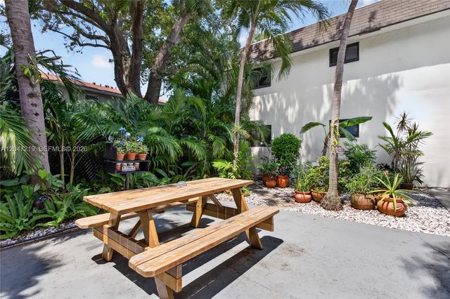 615 NE 26th Street 7, Wilton Manors, FL 33305