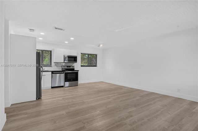 615 NE 26th Street 7, Wilton Manors, FL 33305