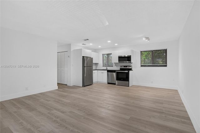 615 NE 26th Street 7, Wilton Manors, FL 33305