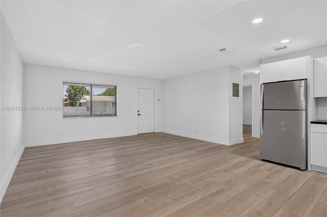 615 NE 26th Street 7, Wilton Manors, FL 33305