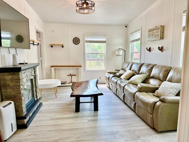 96 Pine Hollow, Hardy, AR 72542