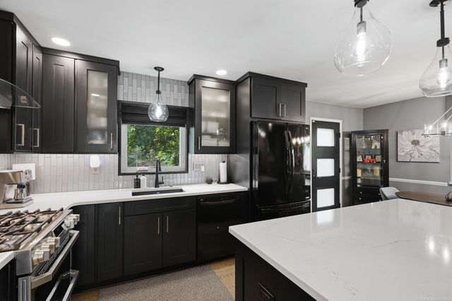 2661 W South Boulevard, Troy, MI 48098