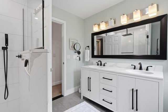 2661 W South Boulevard, Troy, MI 48098