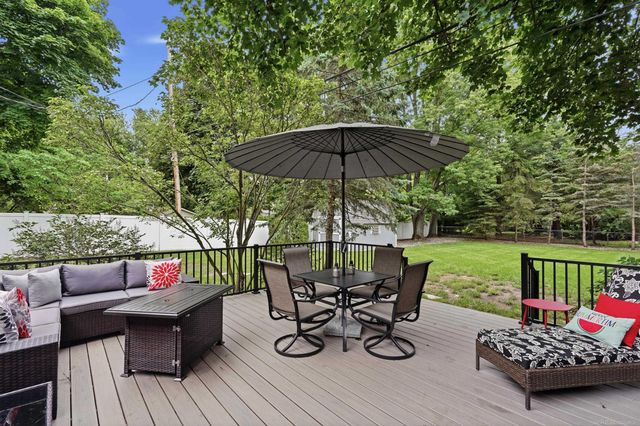 2661 W South Boulevard, Troy, MI 48098