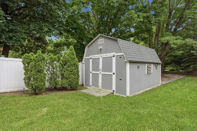 2661 W South Boulevard, Troy, MI 48098
