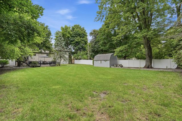 2661 W South Boulevard, Troy, MI 48098