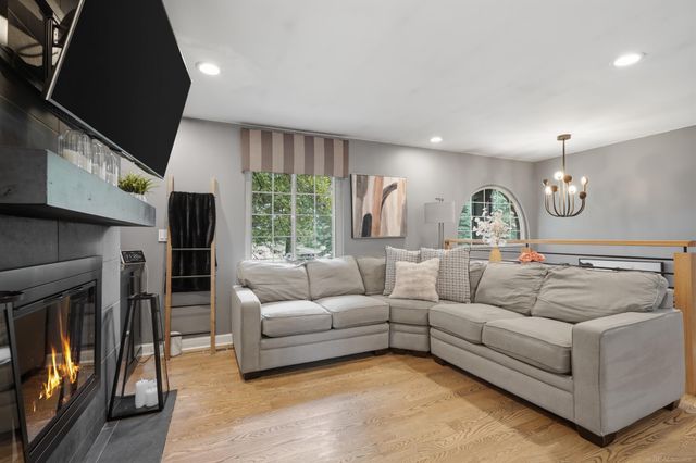 2661 W South Boulevard, Troy, MI 48098