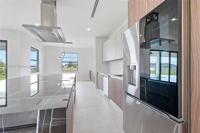 321 NE 15th Terrace, Cape Coral, FL 33909