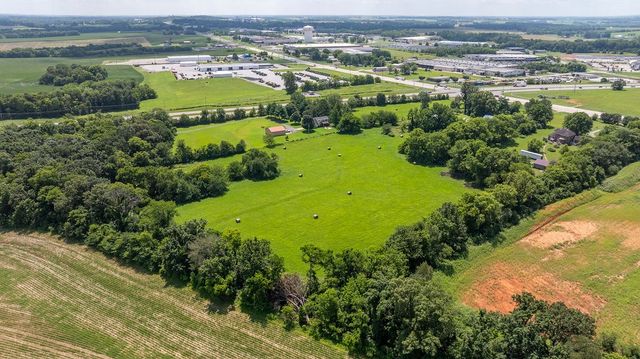 2450 Pembroke Rd, Hopkinsville, KY 42240