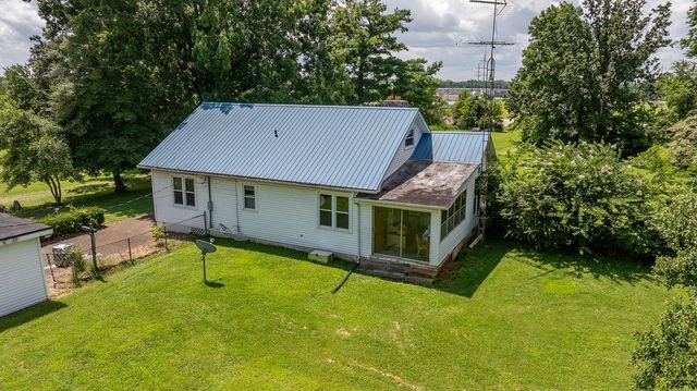 2450 Pembroke Rd, Hopkinsville, KY 42240