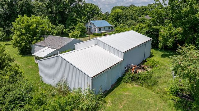 2450 Pembroke Rd, Hopkinsville, KY 42240