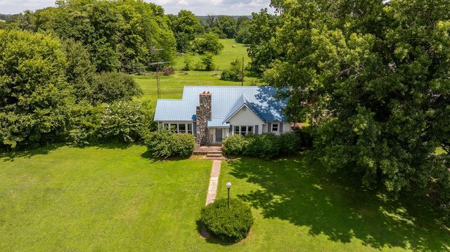 2450 Pembroke Rd, Hopkinsville, KY 42240