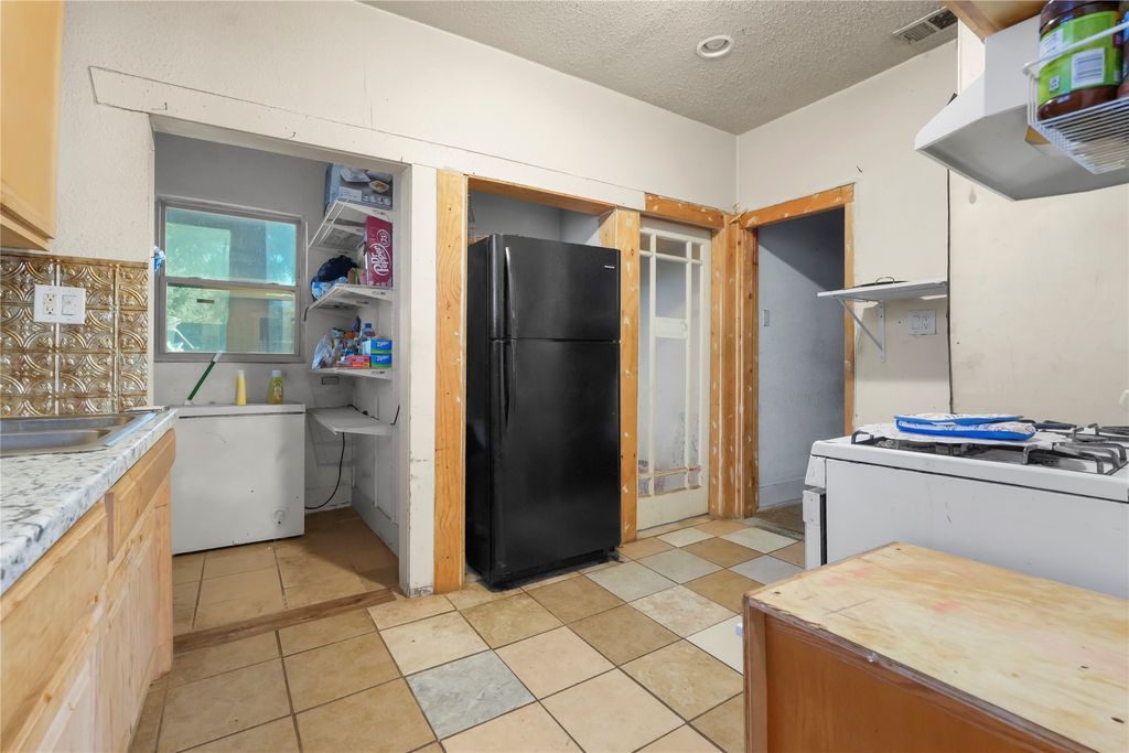 3013 E Lancaster Avenue, Fort Worth, TX 76103 — photo 5
