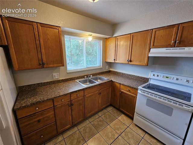 318 Bonnie Court, Colorado Springs, CO 80916