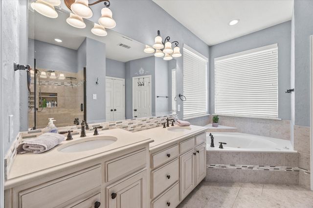 425 Chippendale Drive, Heath, TX 75032