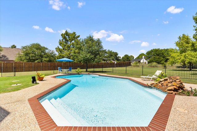 425 Chippendale Drive, Heath, TX 75032