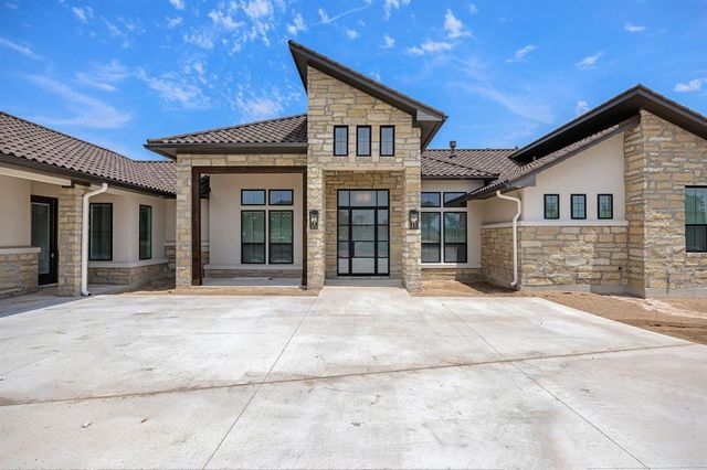 120 NW Strada Luca NW, Florence, TX 76527