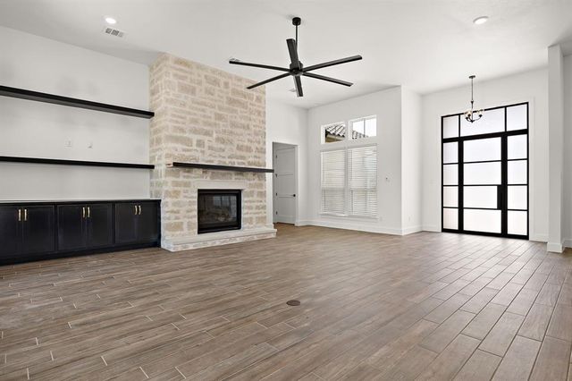 120 NW Strada Luca NW, Florence, TX 76527