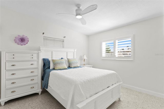 6931 GRANDE VISTA WAY S, St Petersburg, FL 33707