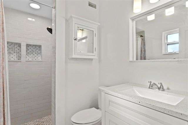 6931 GRANDE VISTA WAY S, St Petersburg, FL 33707