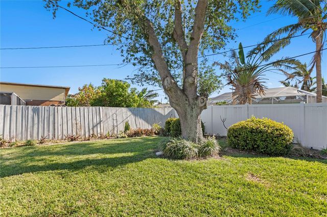 6931 GRANDE VISTA WAY S, St Petersburg, FL 33707