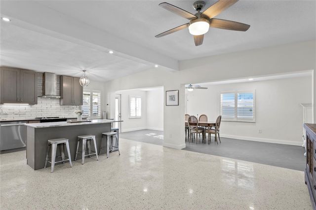 6931 GRANDE VISTA WAY S, St Petersburg, FL 33707