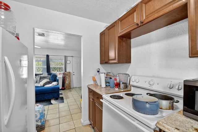 173 W 18th Street, Riviera Beach, FL 33404