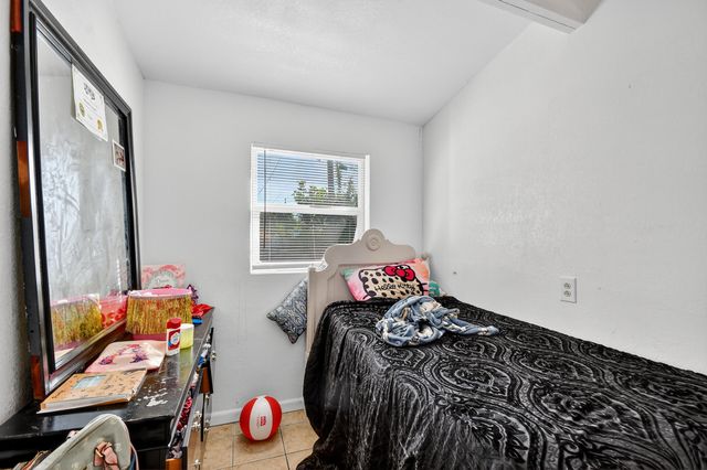 173 W 18th Street, Riviera Beach, FL 33404