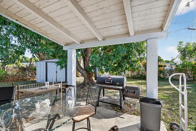 173 W 18th Street, Riviera Beach, FL 33404