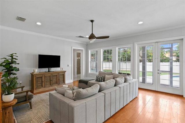 4001 W VASCONIA STREET, Tampa, FL 33629