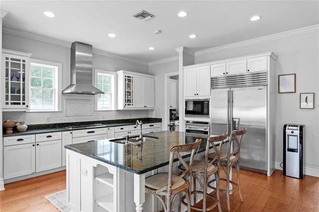4001 W VASCONIA STREET, Tampa, FL 33629