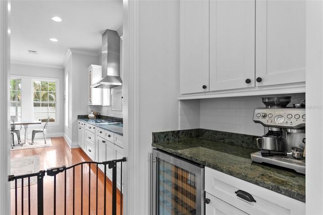 4001 W VASCONIA STREET, Tampa, FL 33629
