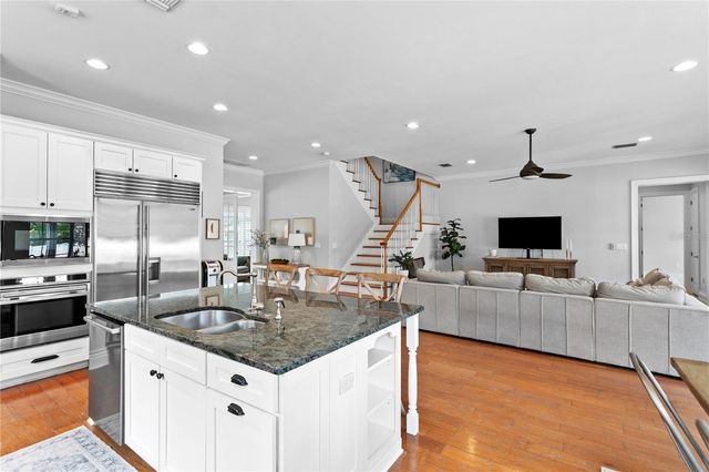 4001 W VASCONIA STREET, Tampa, FL 33629
