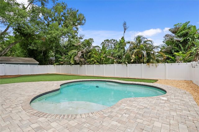 4001 W VASCONIA STREET, Tampa, FL 33629