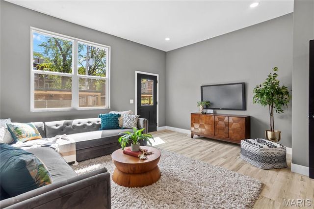 2258 S Jefferson Avenue, St Louis, MO 63104