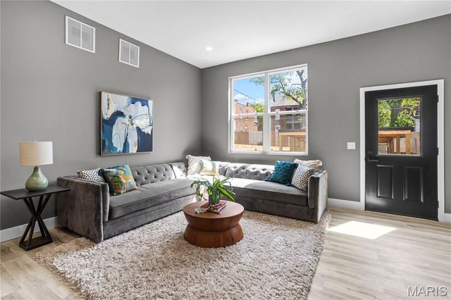 2258 S Jefferson Avenue, St Louis, MO 63104