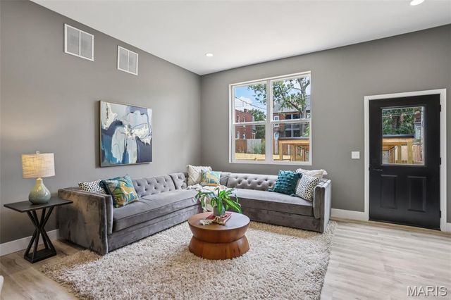 2258 S Jefferson Avenue, St Louis, MO 63104