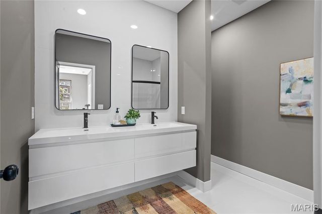 2258 S Jefferson Avenue, St Louis, MO 63104