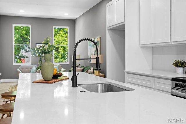 2258 S Jefferson Avenue, St Louis, MO 63104