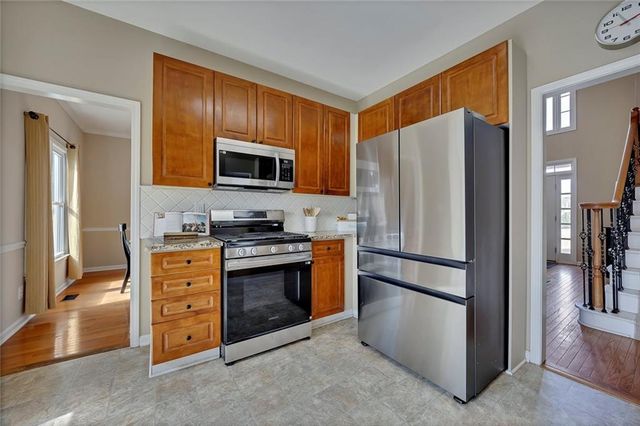 2002 Fairbrook Lane, Woodstock, GA 30189